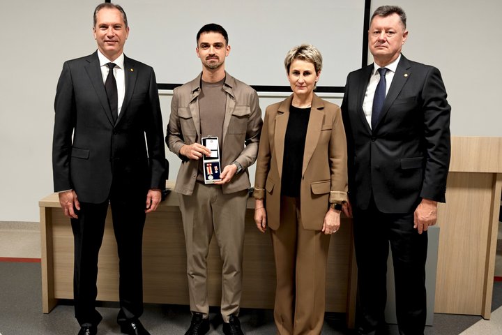 2025 m. spalio 23 d. VTMT teismo medicinos eksperto Daliaus Banionio apdovanojimo ceremonijos akimirka.