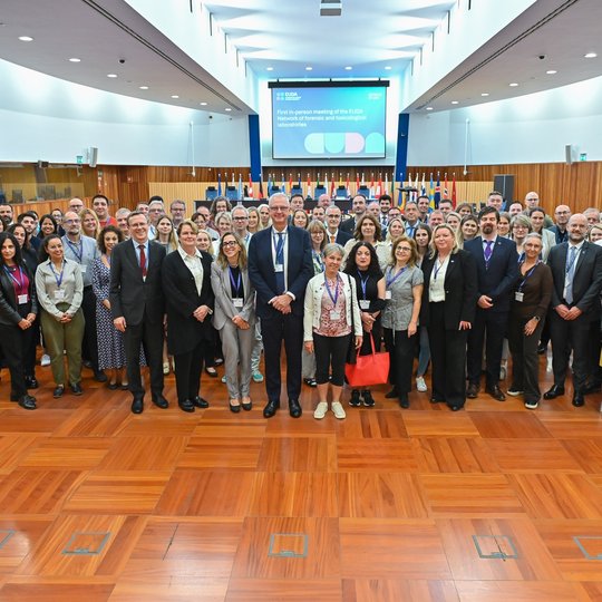 2025 m. spalio 21-22 d. Europos Sąjungos narkotikų agentūros (EUDA) teismo ekspertizės ir toksikologijos laboratorijų tinklo (FTL) susitikimo akimirka.