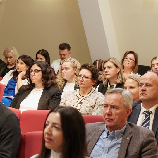 2025 m. gruodžio 5 d. apdovanojimų akimirka.