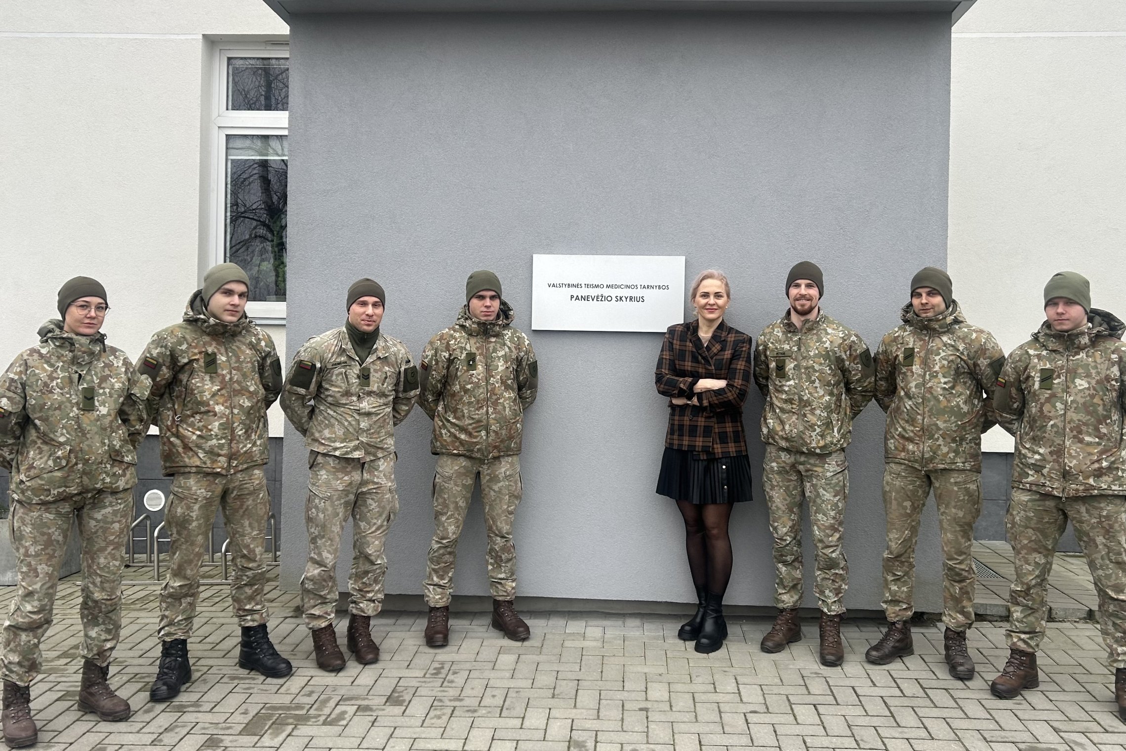 Karinių oro pajėgų Oro gynybos bataliono karių iš Radviliškio vizito Panevėžio skyriuje akimirka.