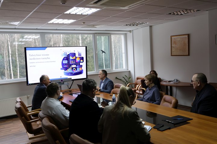 2025 m. vasario 28 d. Vadybos vertinamosios analizės akimirka.