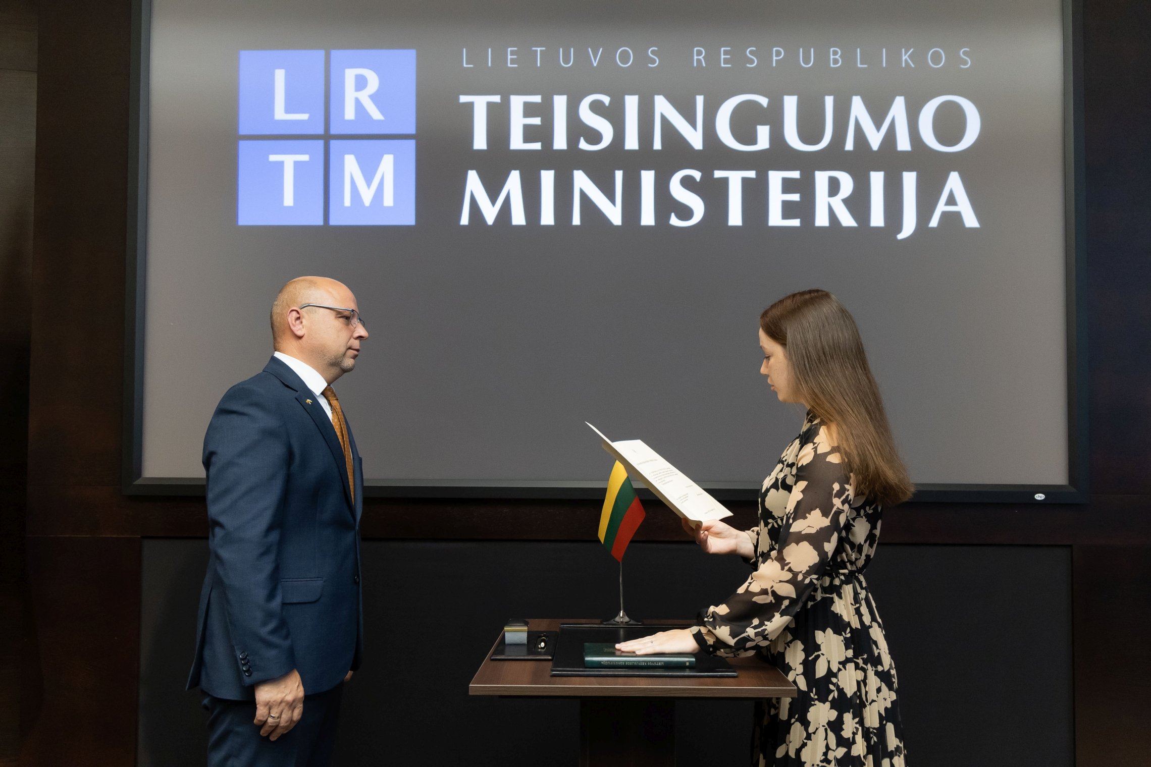 VTMT teismo ekspertės Viktorijos Liutkevičienės priesaikos akimirka.