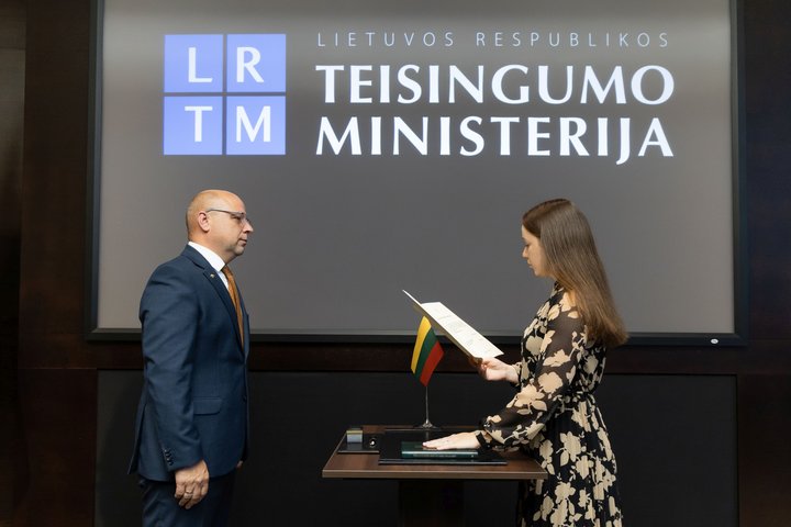 VTMT teismo ekspertės Viktorijos Liutkevičienės priesaikos akimirka.